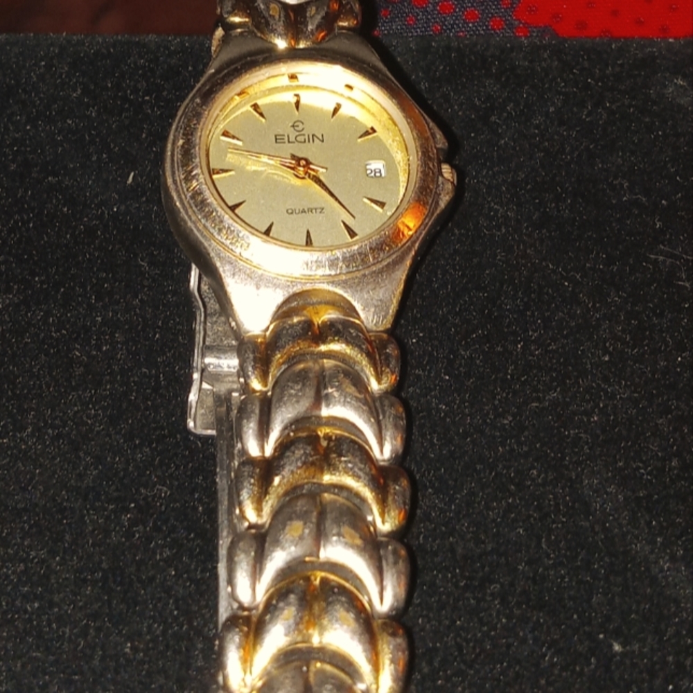 Vintage Elgin quartz watch